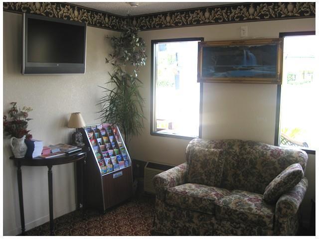 Passport Inn Perry Interior photo